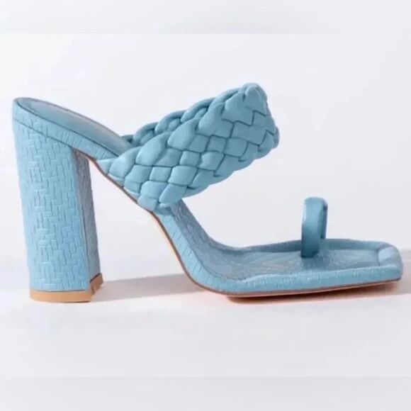 ***BRAND NEW*** Azalea Wang Chunky Sandal in Blue, Size 7.5, 4” heel height. - Picture 4 of 4